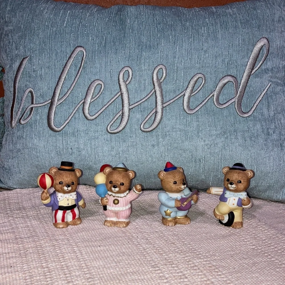 Vintage Homco ceramic bears set of 4